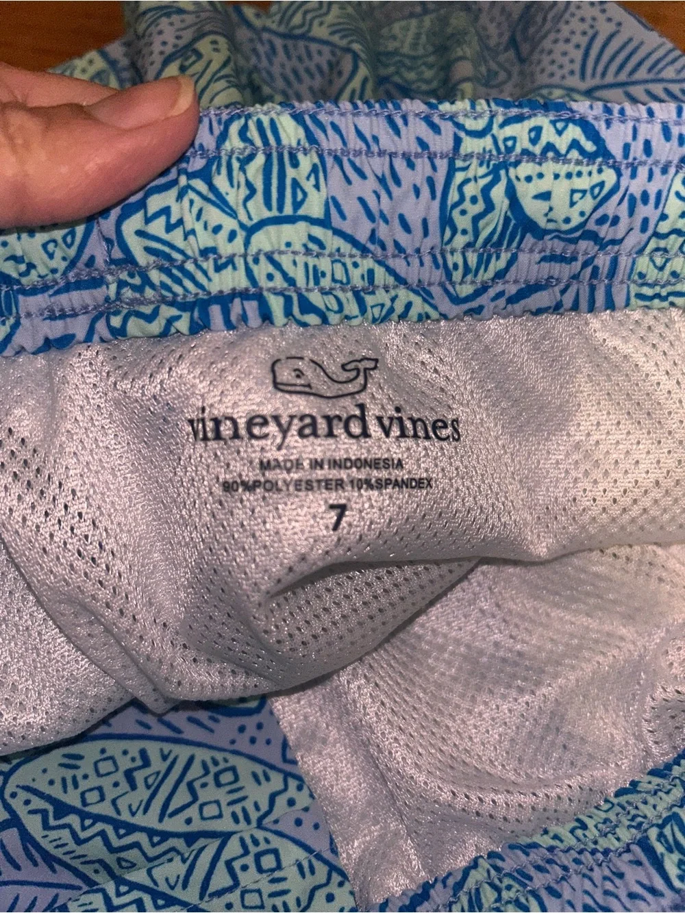 Vineyard Vines size bright
